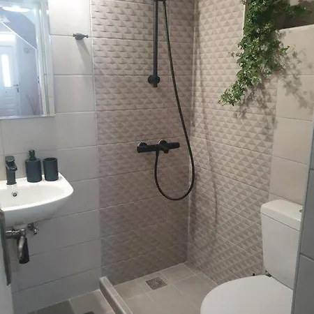 Family & Friends Maisonette In The Center Of Appartement Lixouri